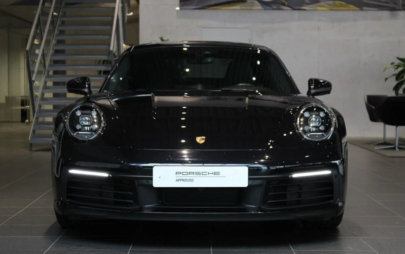 Porsche 911 Carrera 4S coupé — profil