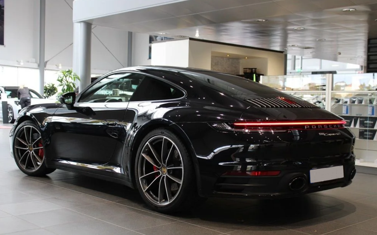 Porsche 911 Carrera 4S coupé — intérieur
