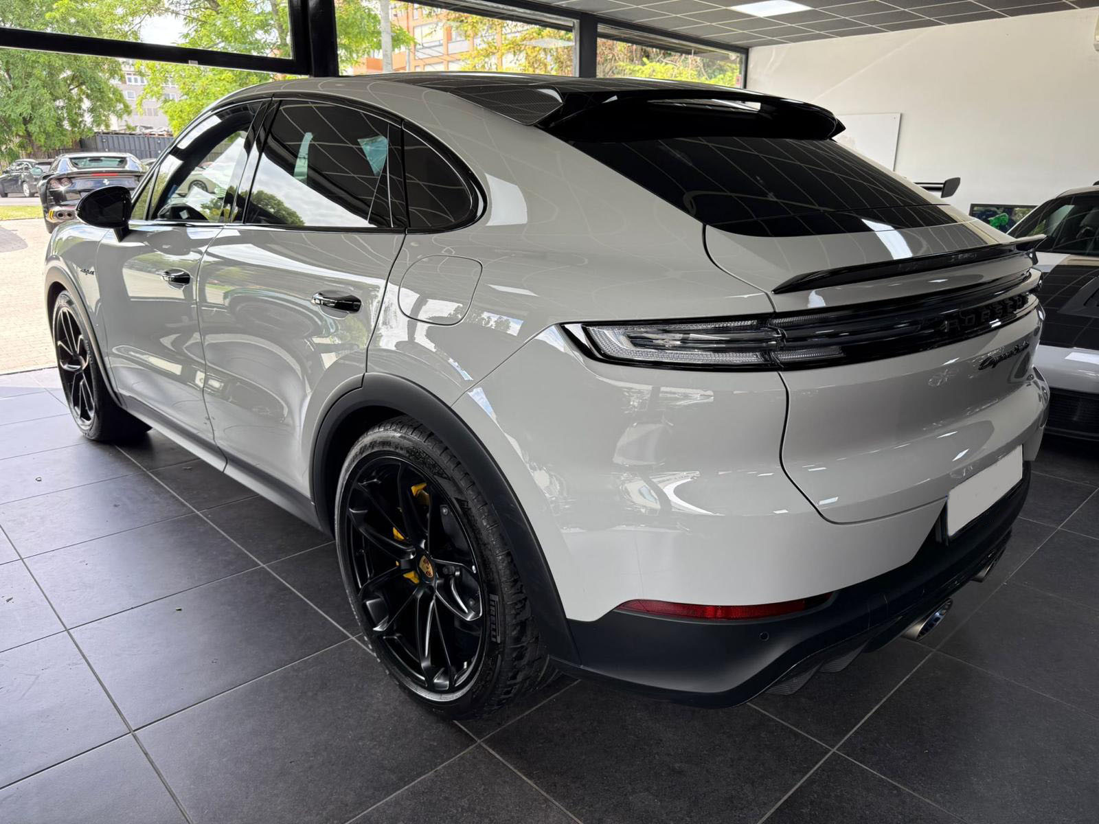 Porsche Cayenne Coupé Turbo S — intérieur