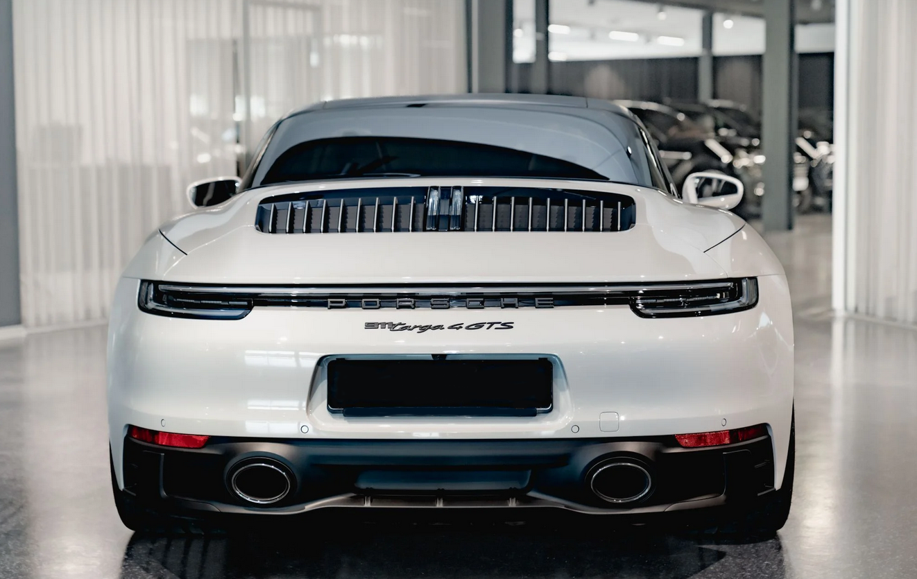 Porsche 911 Targa 4 GTS — intérieur cuir nappa noir