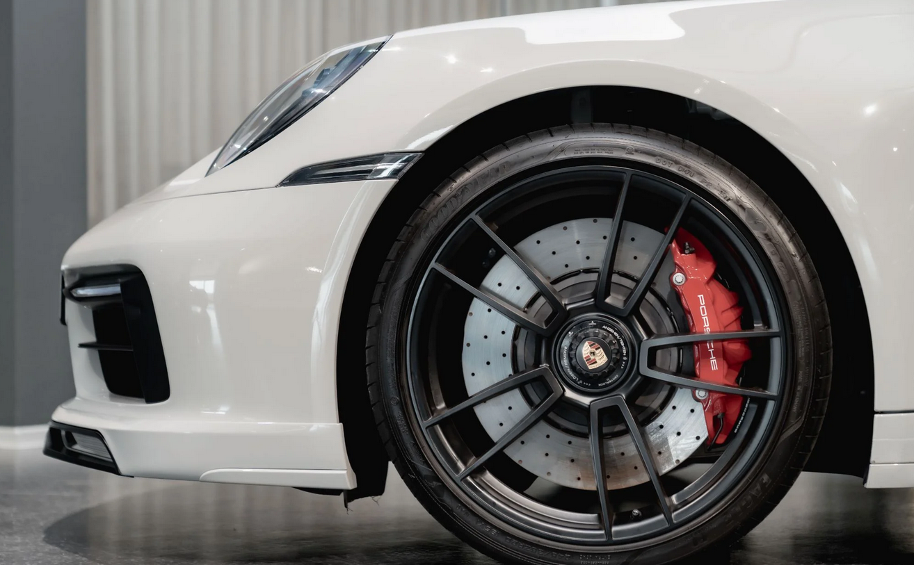 Porsche 911 Targa 4 GTS — poste de conduite
